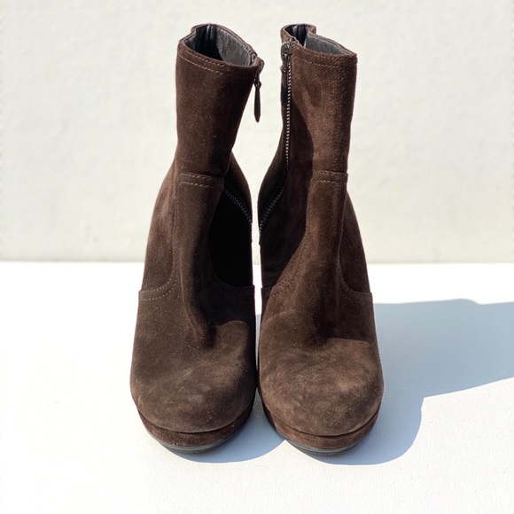 💯 Authentic Prada boots - Picture 2 of 5